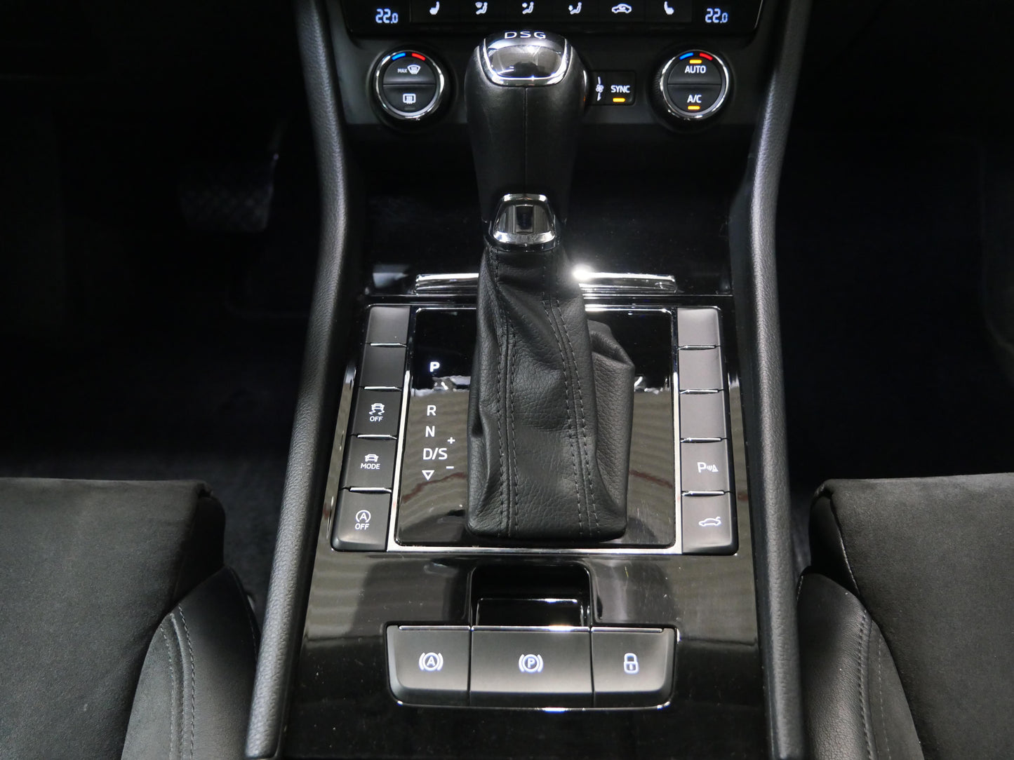 Škoda Superb 2.0 TDI 140 kW Style