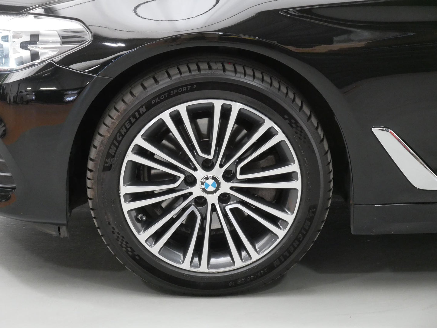 BMW Řada 5 520d xDrive 140 kW