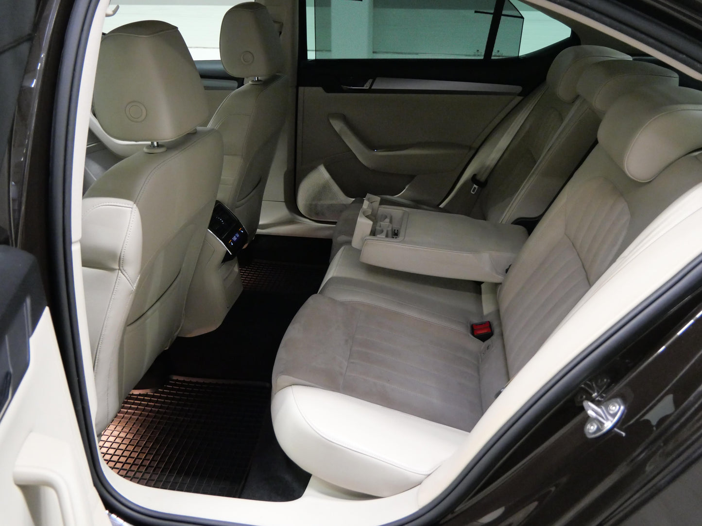 Škoda Superb 2.0 TDI 140 kW DSG Style Plus