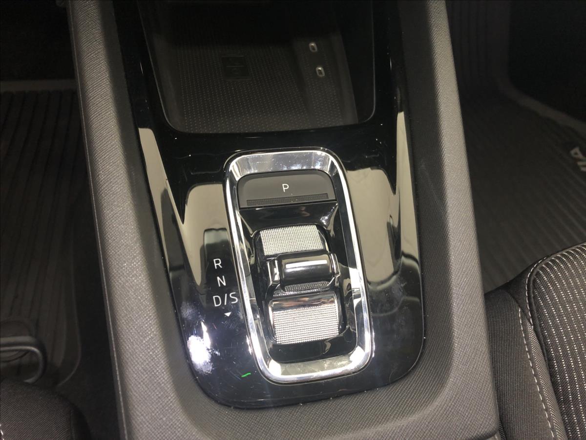 Škoda Octavia 1.5 G-TEC/96 kW/DSG/AMBI+/LED