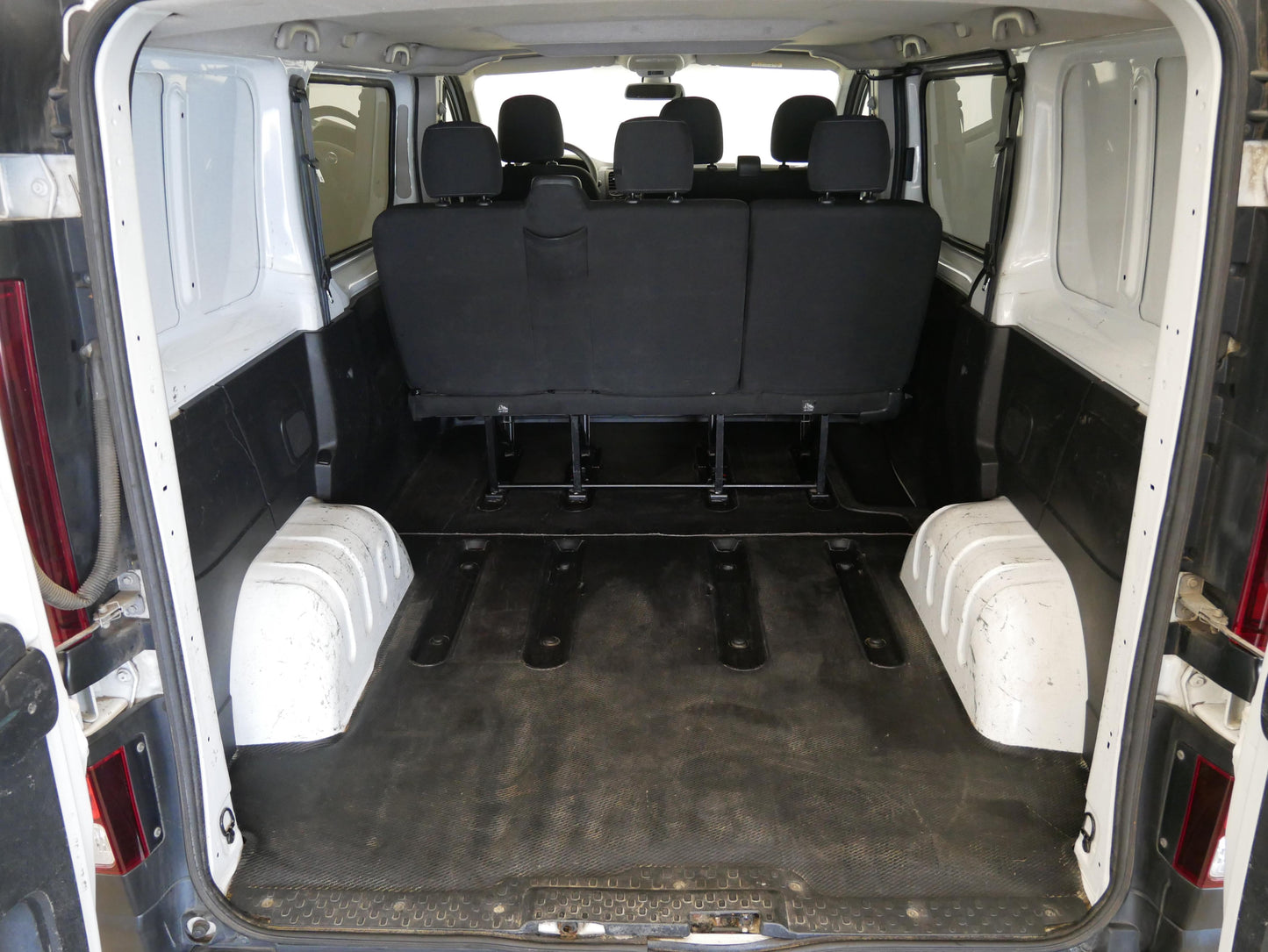 Opel Vivaro 1.6 CDTI 92 kW 6 míst