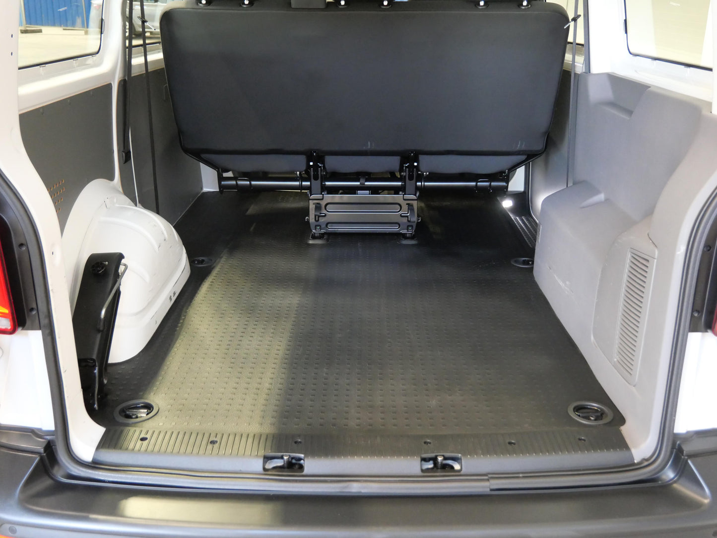 Volkswagen T6.1 2.0 TDI 81 kW KR