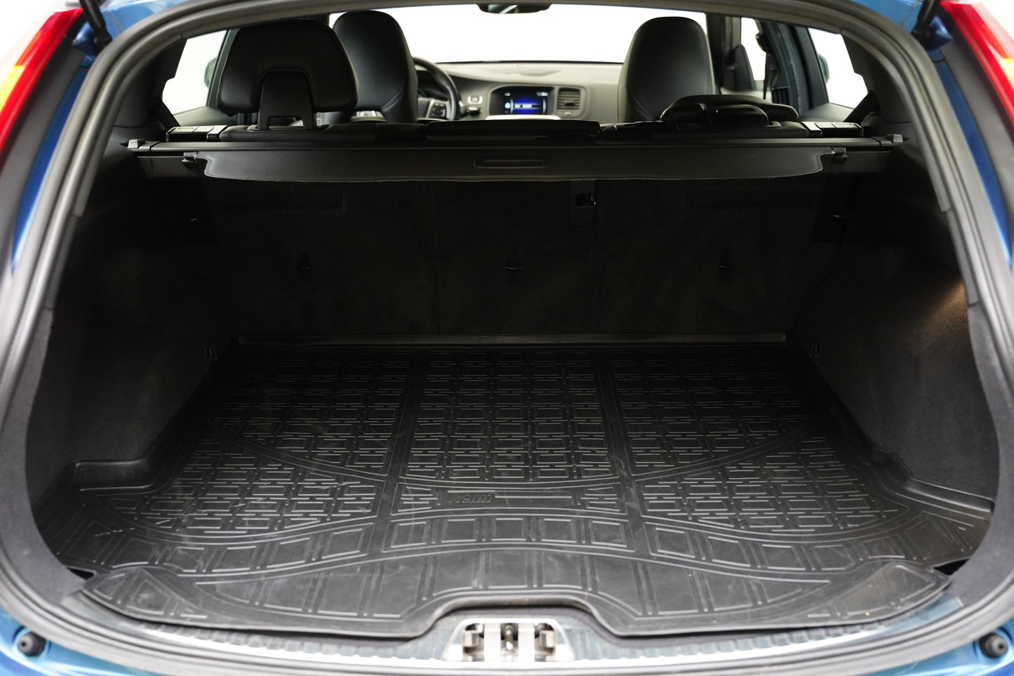 Volvo V60 2.0 T6 AWD 225 kW R-Desing