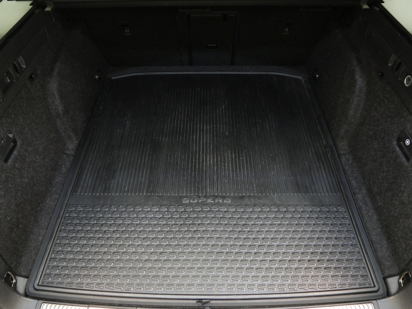 Škoda Superb 2.0 TDI 140 kW SportLine