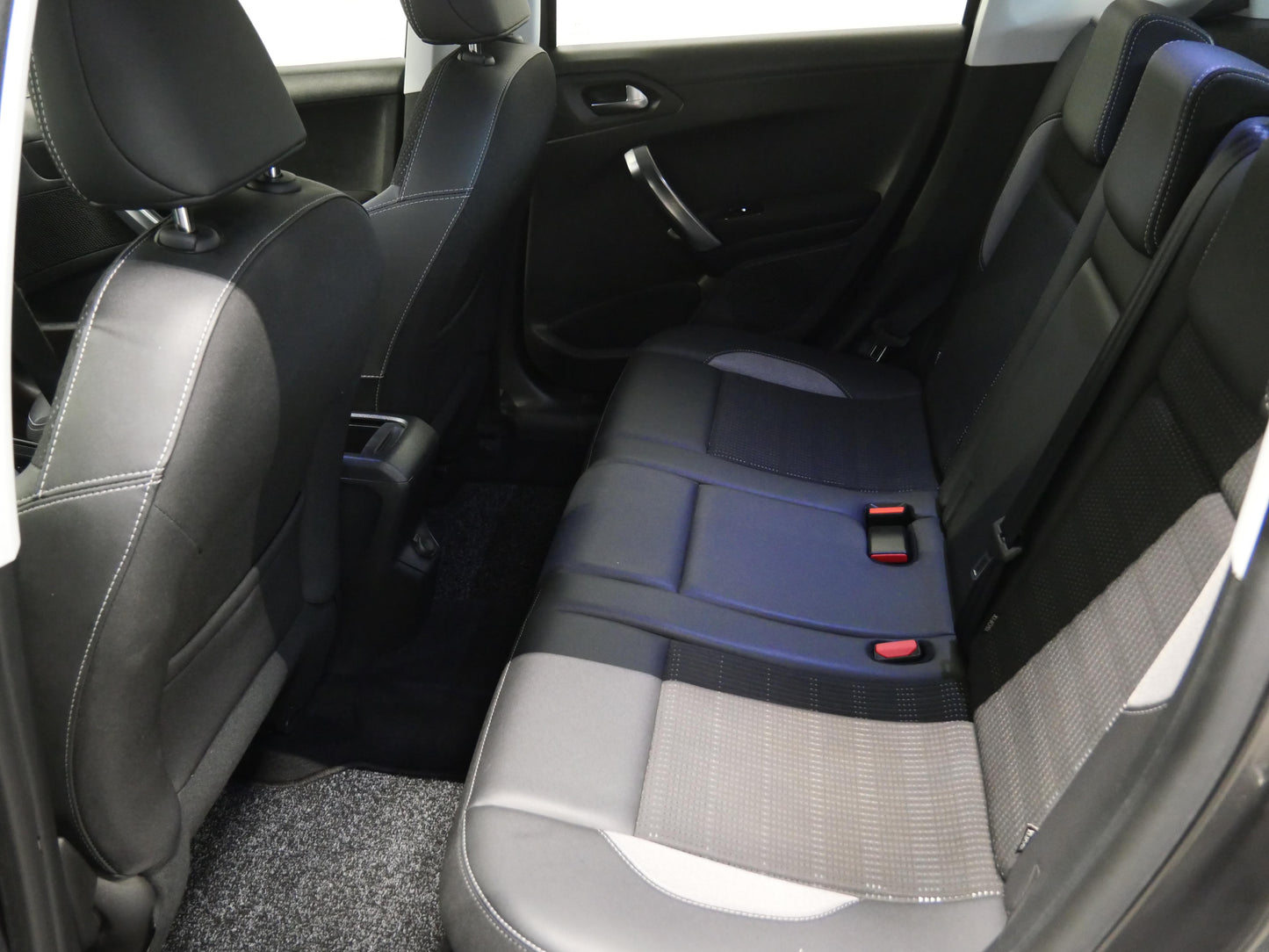 Peugeot 2008 1.2 PureTECH 81 kW Allure