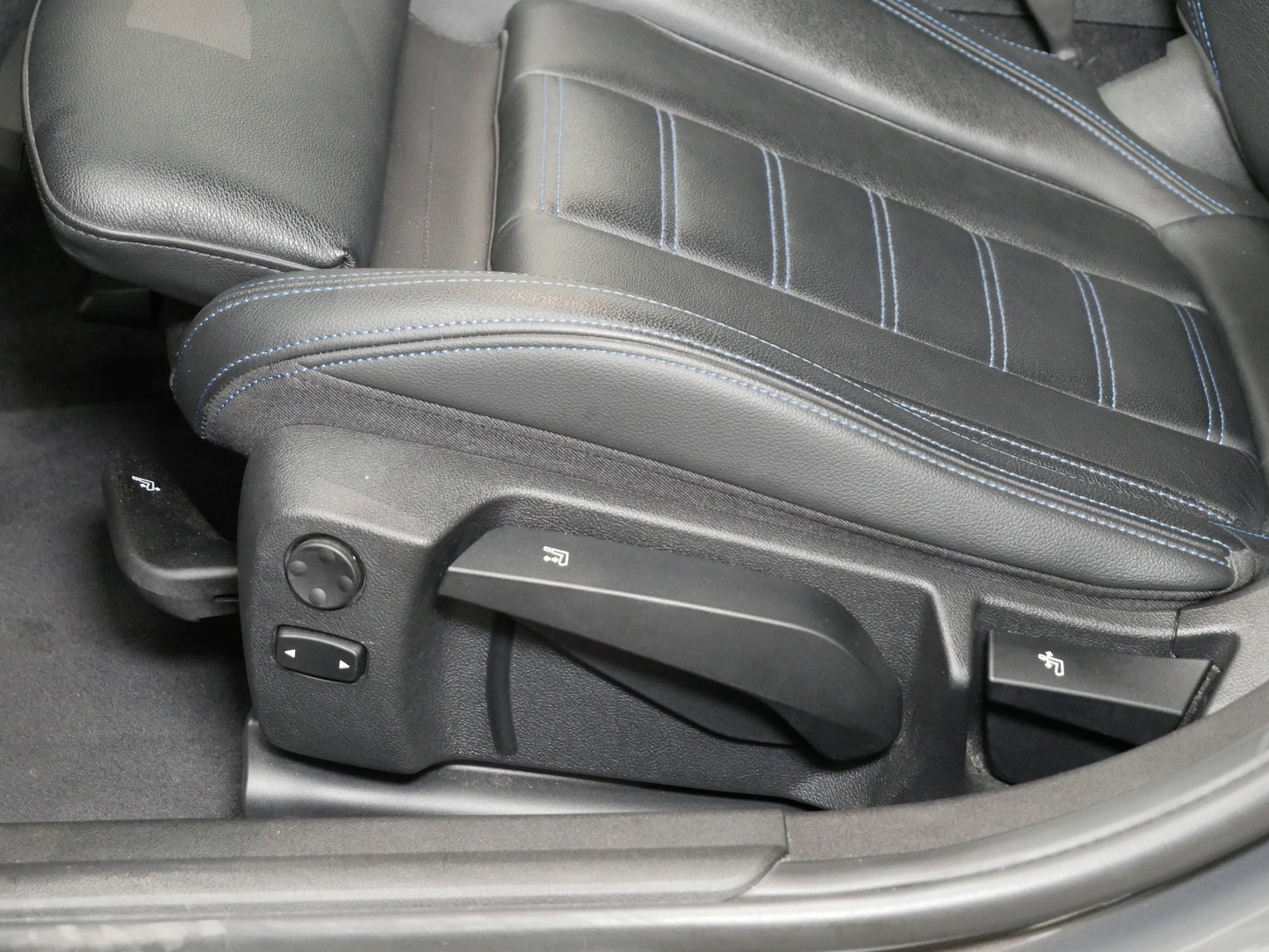 BMW Řada 3 330i xDrive M sport