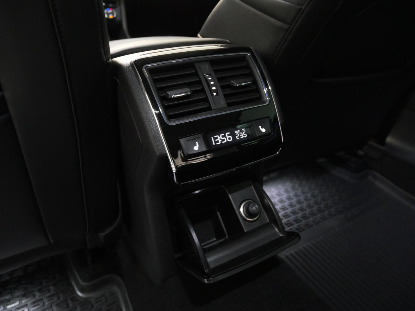 Škoda Superb 2.0 TDI 110 kW Style Plus