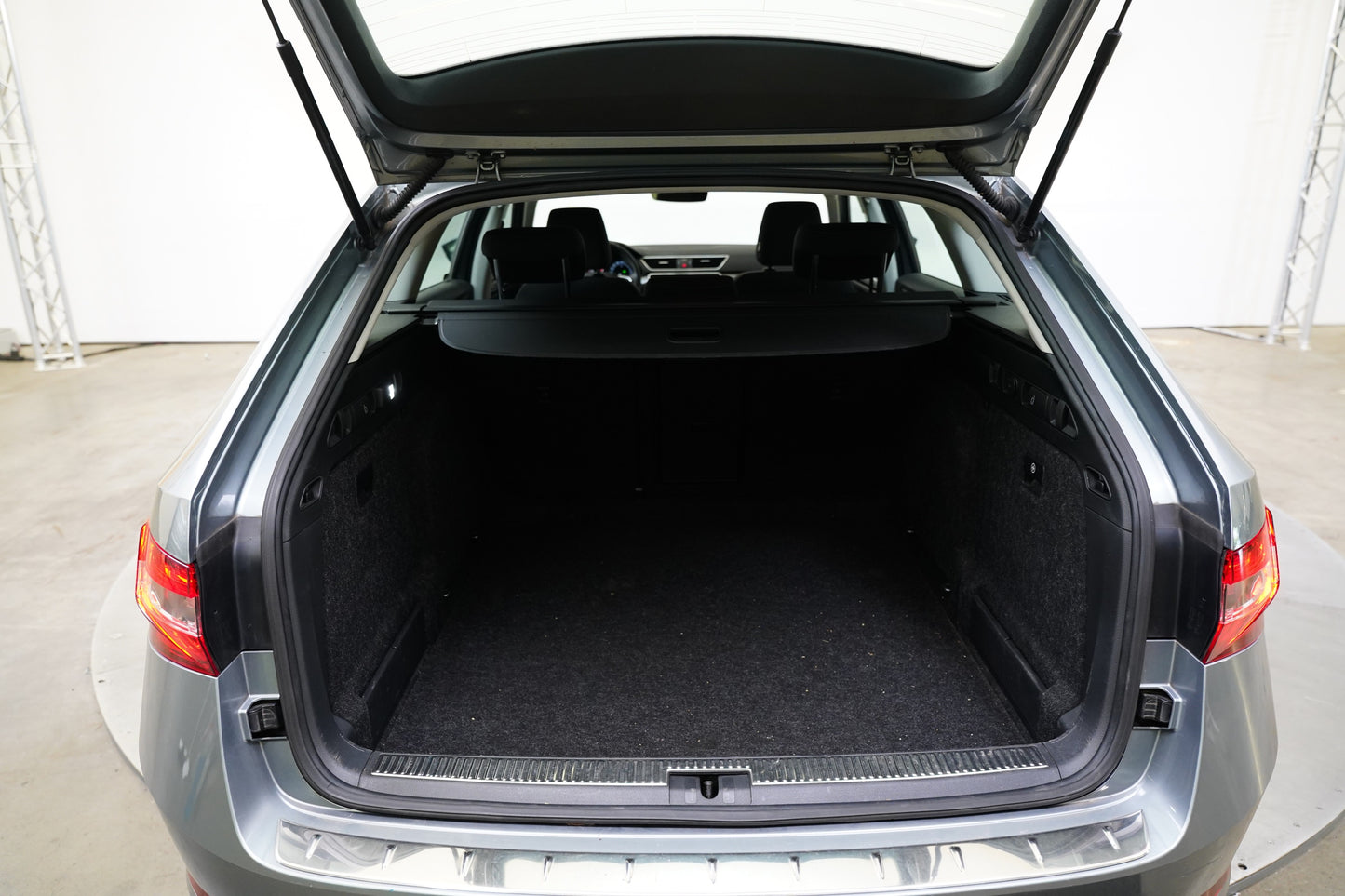Škoda Superb 2.0 TSI 140kW Style Combi DSG