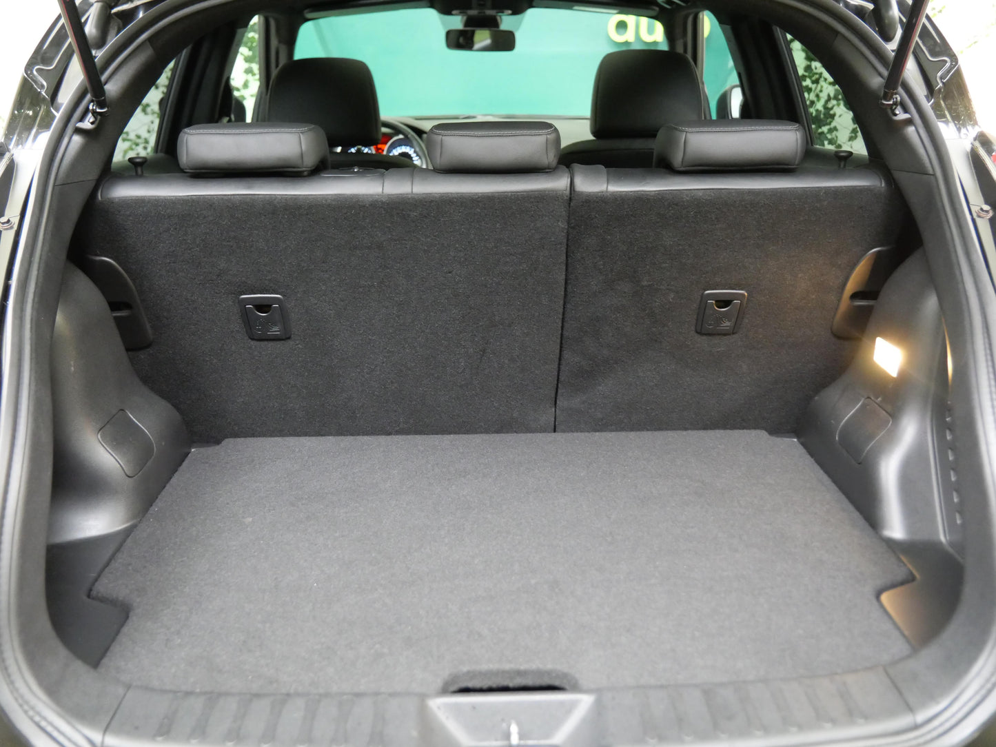 Nissan Juke 1.2 i 85 kW Tekna