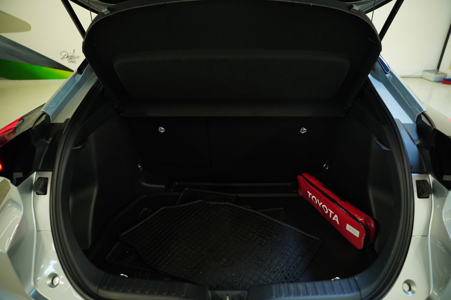 Toyota C-HR 1.8 hybrid 72KW