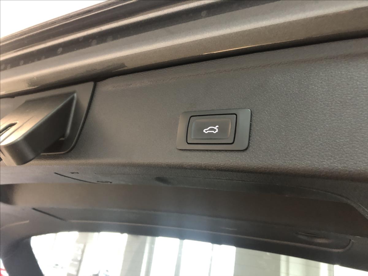 Audi A4 Avant 2,0 TDI AVANT S-LINE VIRTUAL COCPIT