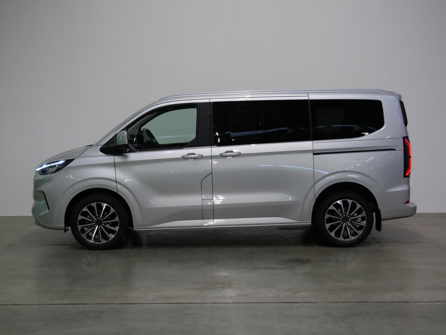 Ford Tourneo Custom 2.0 EcoBlue 125 kW Titanium X