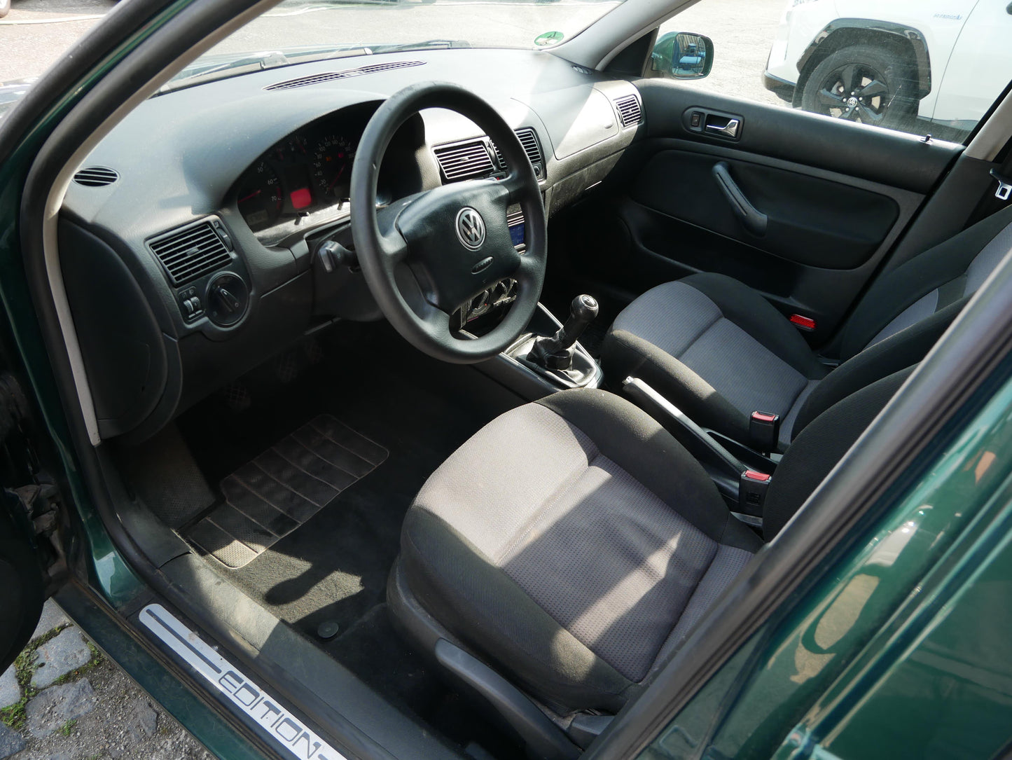 Volkswagen Golf 1.6i 77 kW