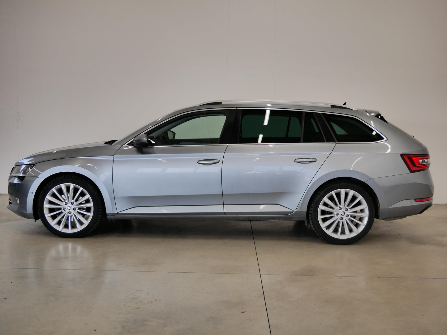 Škoda Superb 2.0 TDI 140 kW Style