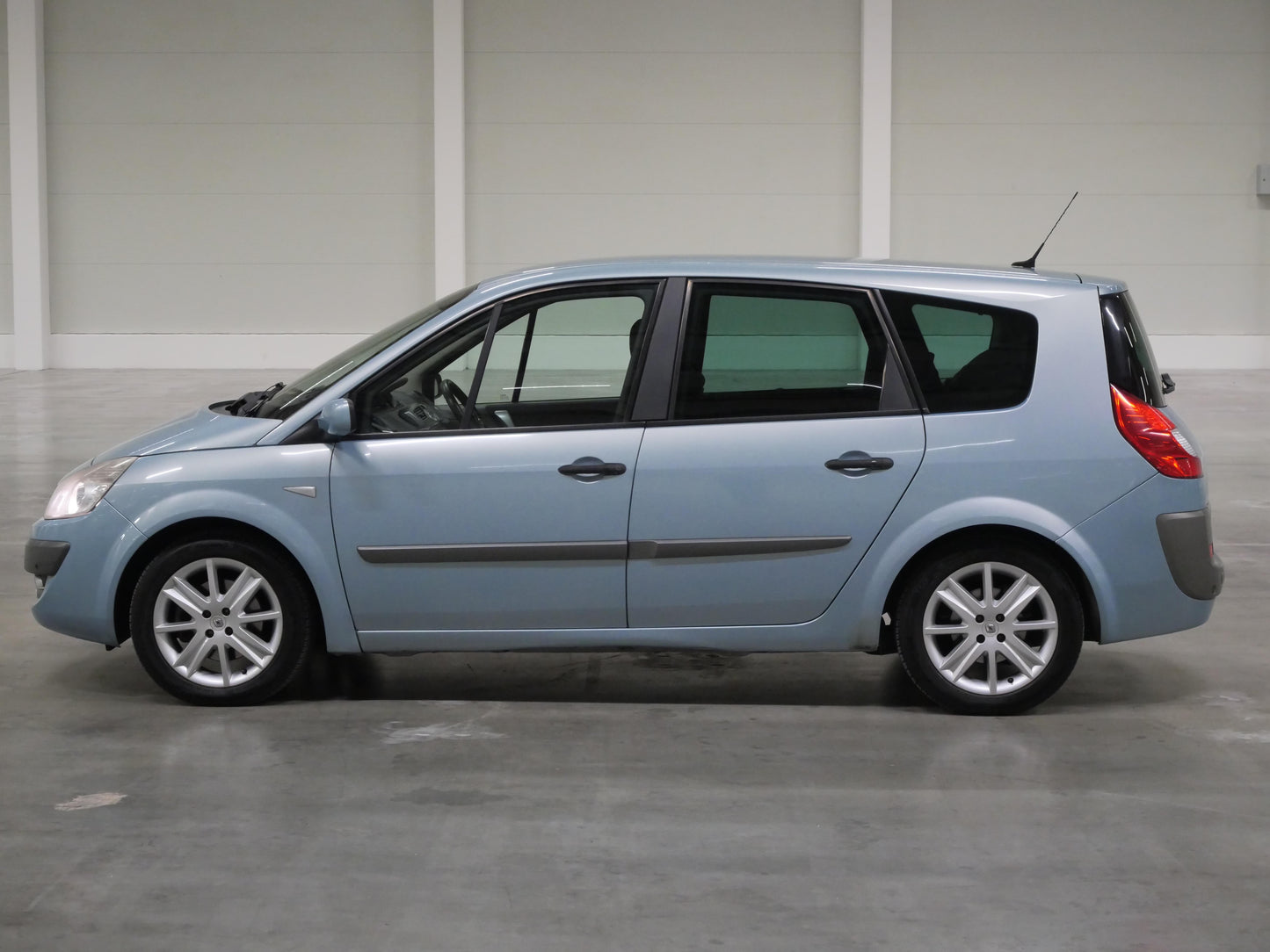 Renault Grand Scénic 1.9 DCi 96 kW 7míst