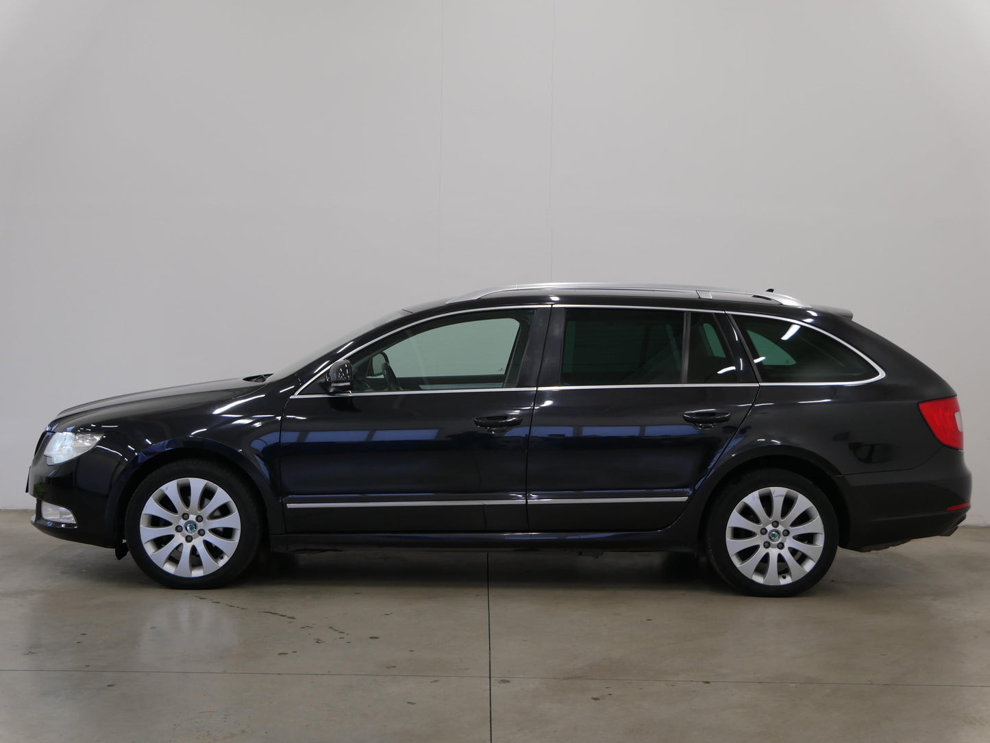 Škoda Superb 1.6 TDI 77 kW Elegance