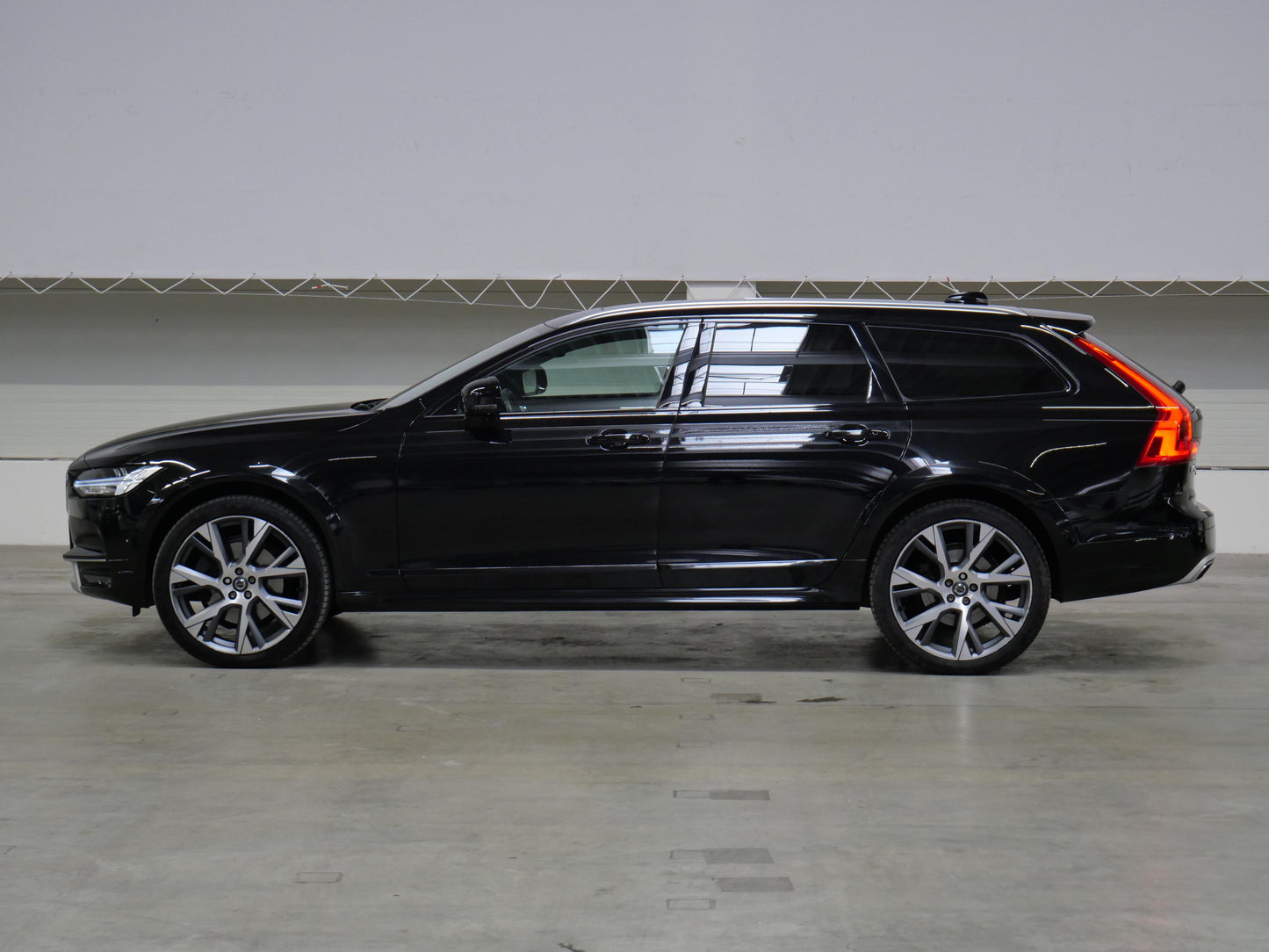 Volvo V90 2.0 T6 228kW AWD Drive-E Cross