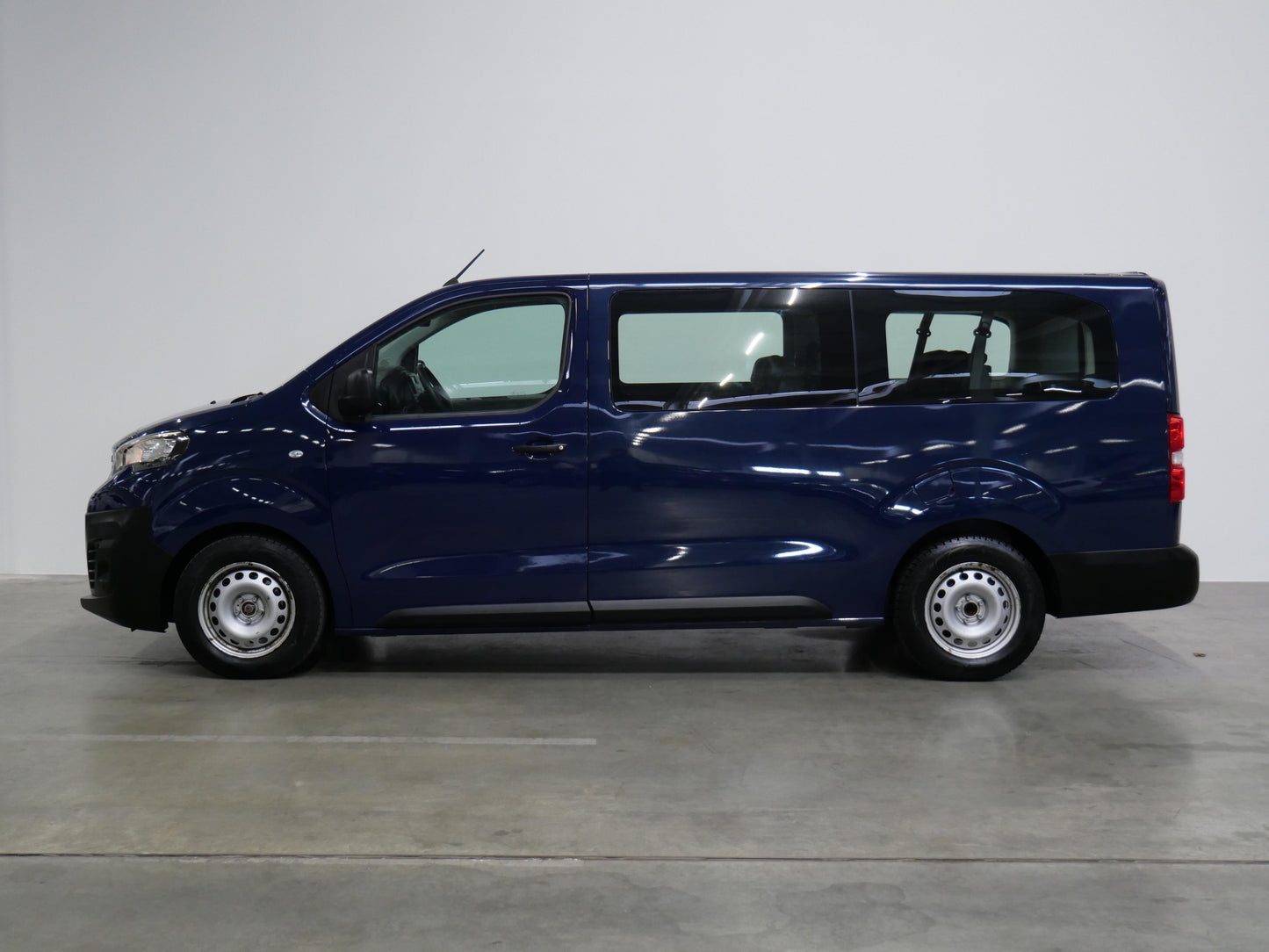 Peugeot Traveller 2.0 BlueHDI 106 kW L3 9míst