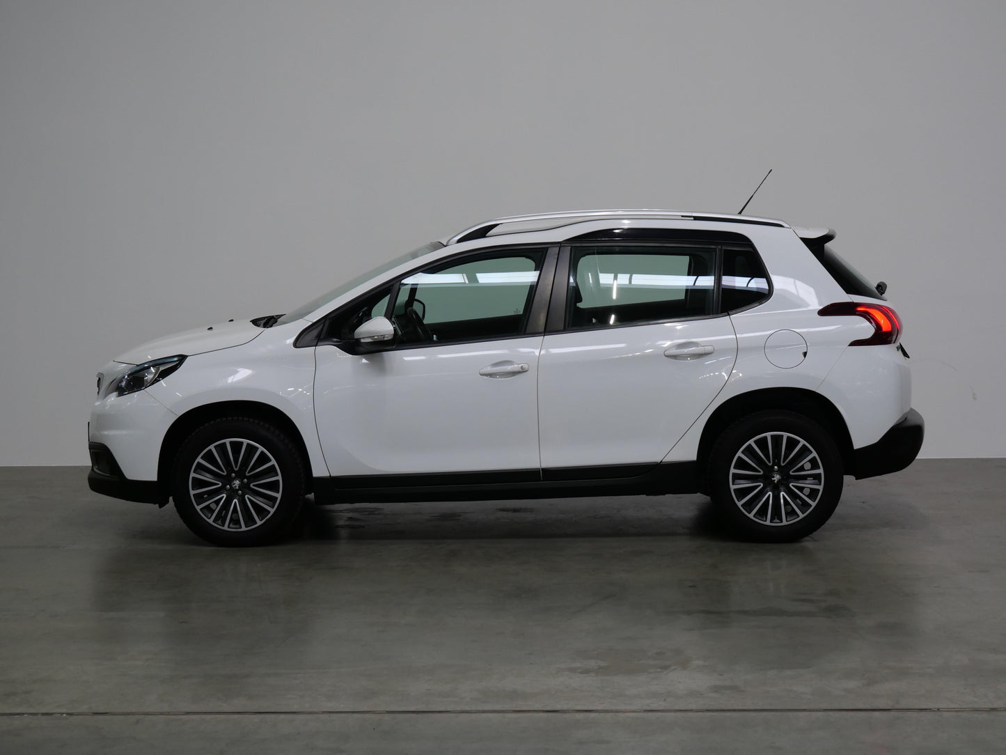 Peugeot 2008 1.2 PureTech 81 kW Active