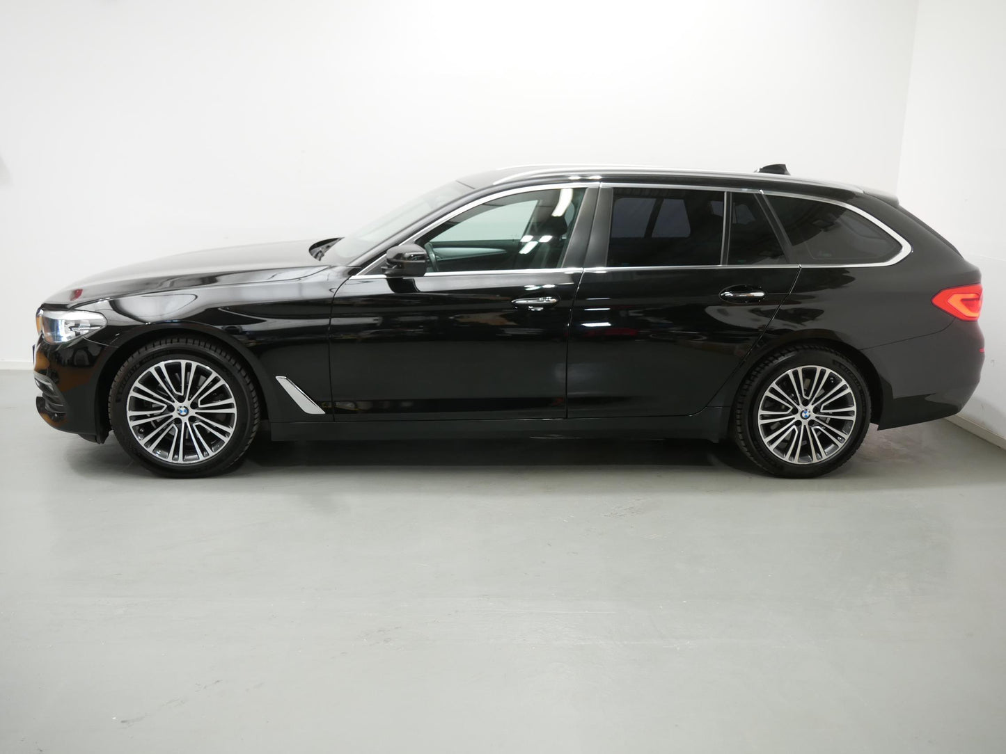 BMW Řada 5 520d xDrive 140 kW