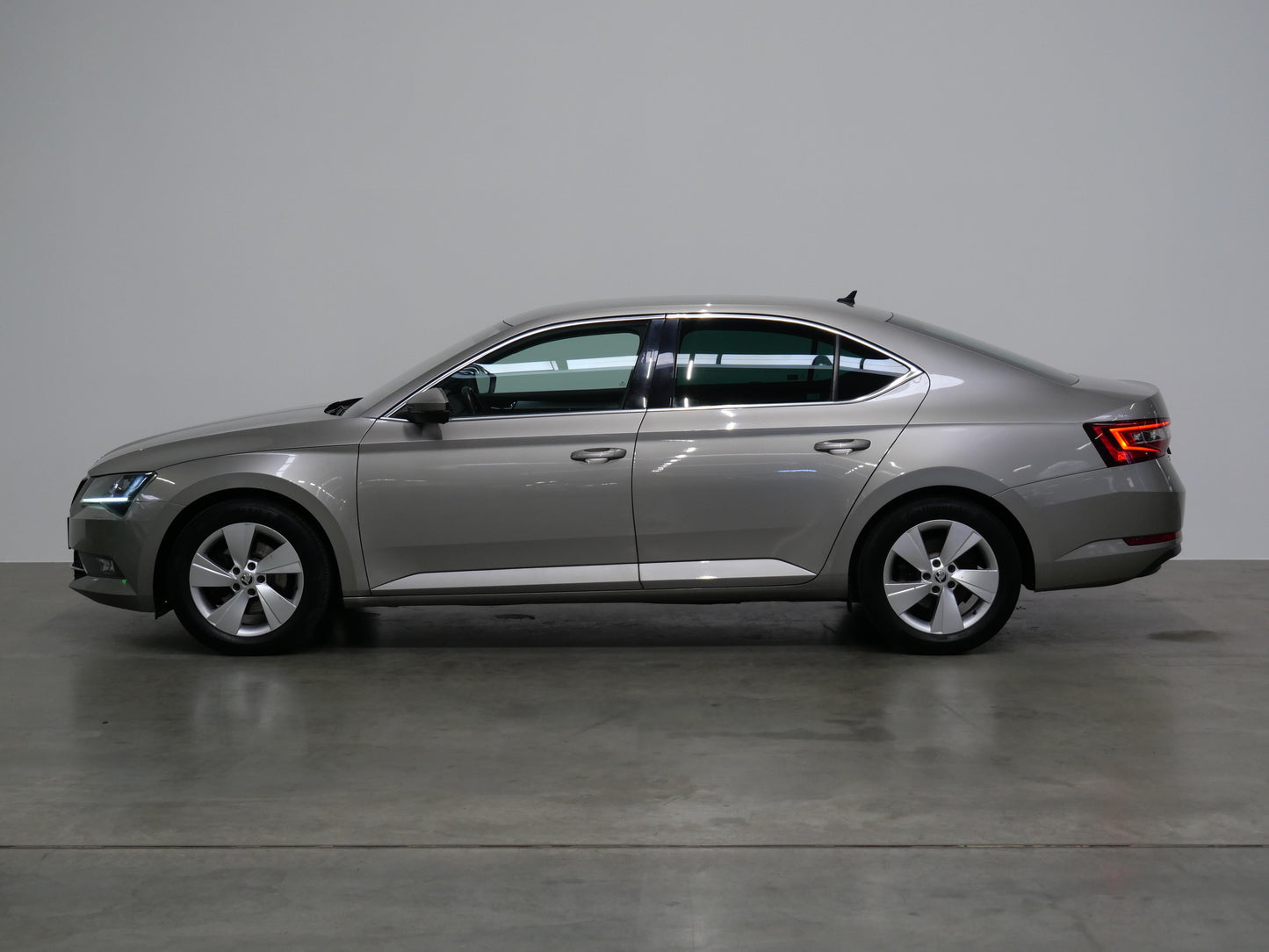 Škoda Superb 2.0 TDI 110 kW Ambition Plus