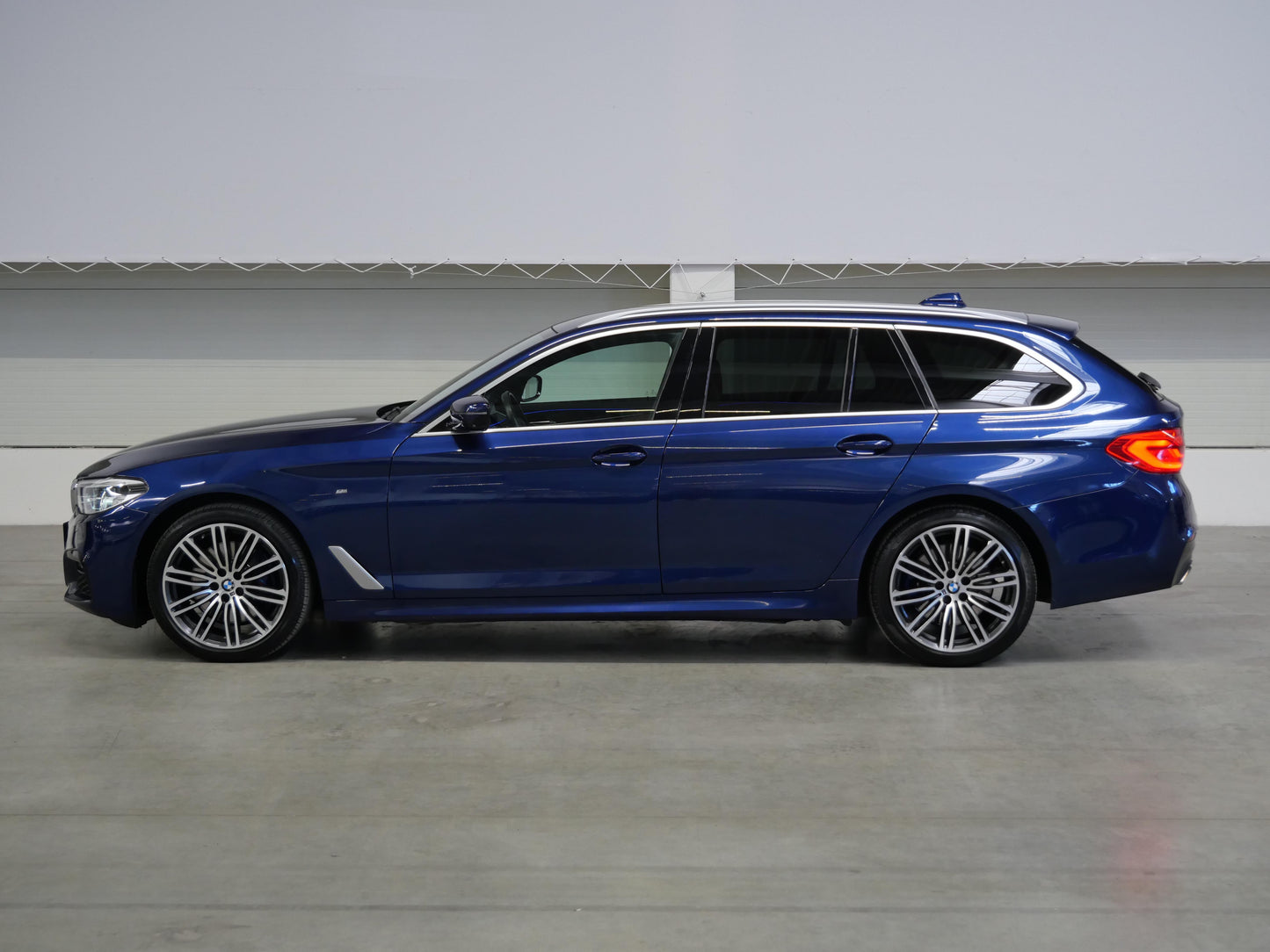 BMW Řada 5 530d xDrive 195 kW Touring