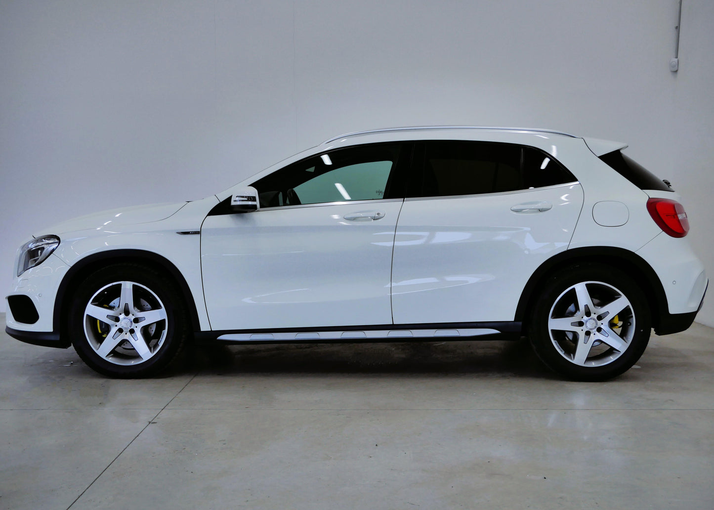Mercedes-Benz GLA 220 D 4MATIC AMG paket