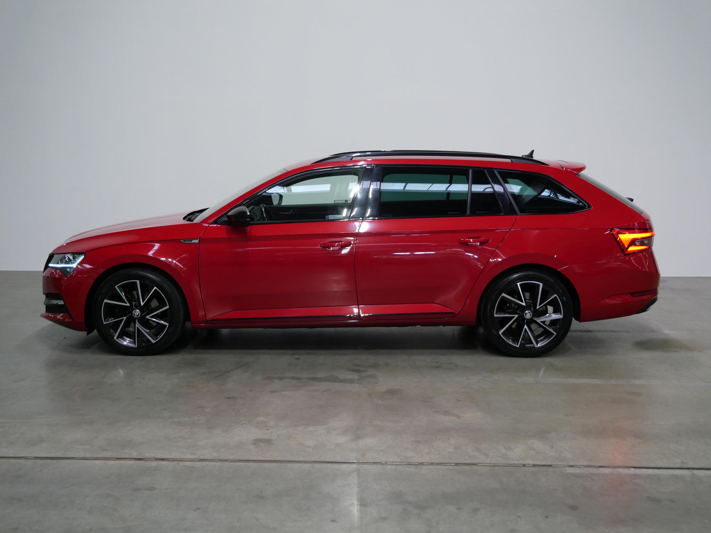 Škoda Superb 2.0 TDI 110 kW SportLine