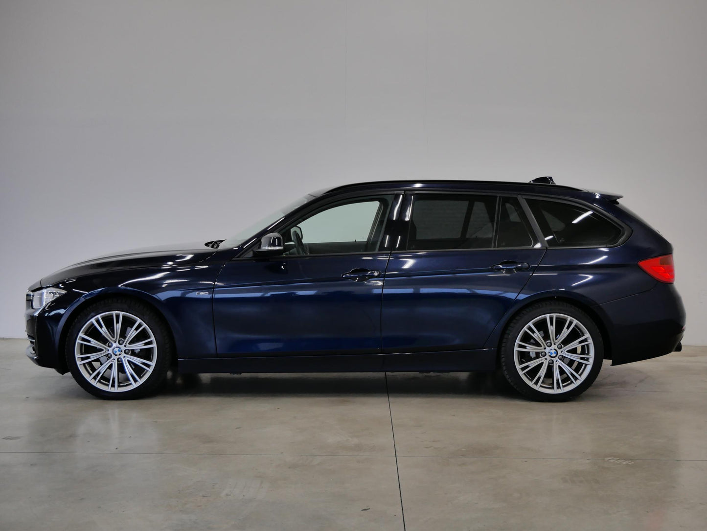 BMW Řada 3 320d xDrive 135 kW SPORT