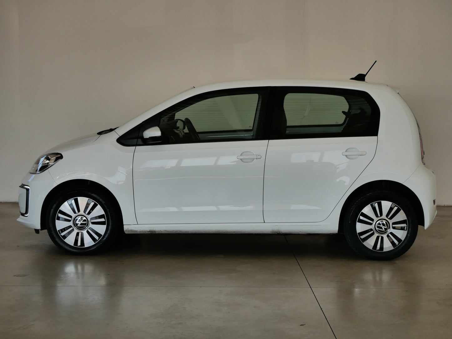Volkswagen e-up 61 kWh 36 Ah