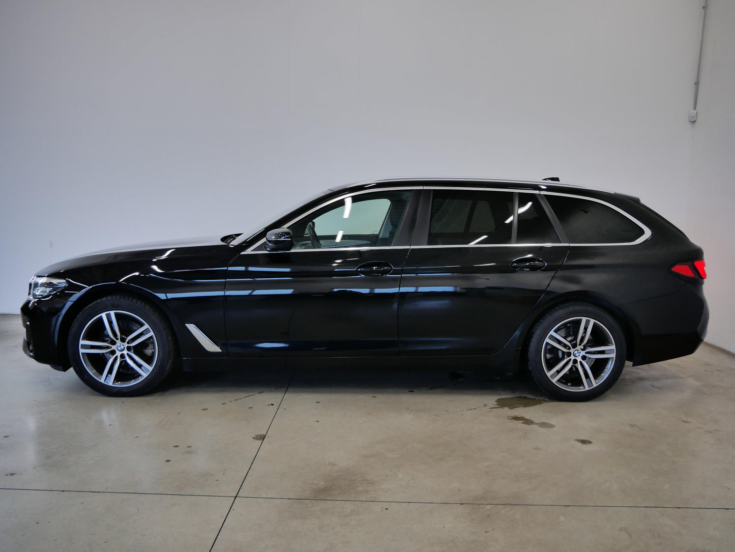 BMW Řada 5 520d 140kW xDrive Touring MHEV