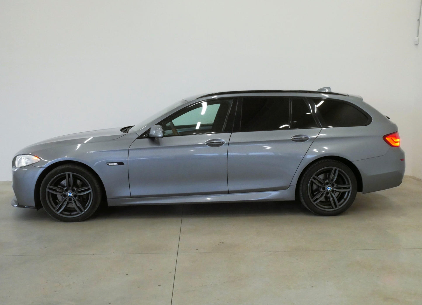 BMW Řada 5 530d xDrive M-paket Touring