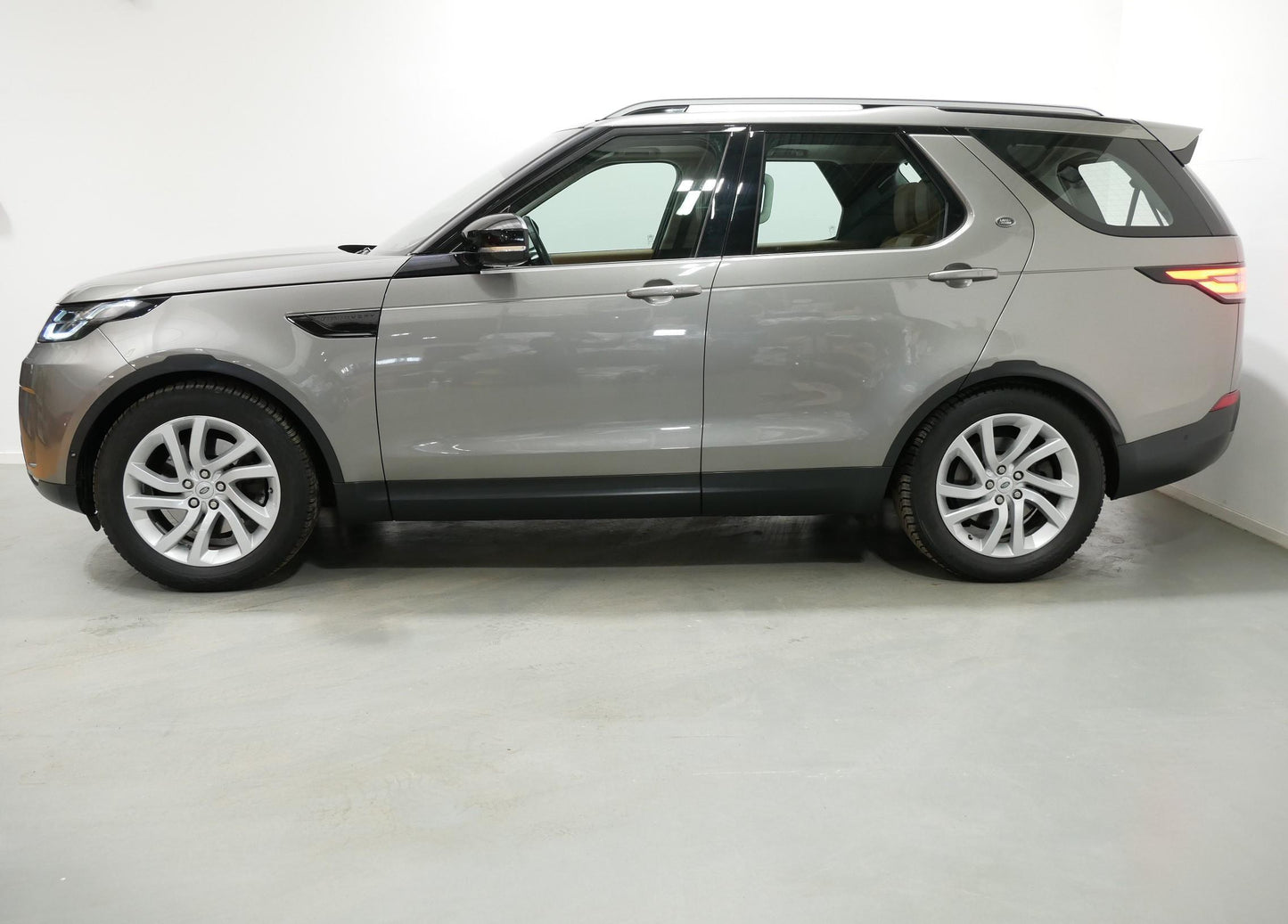 Land Rover Discovery 3.0 TDV6 AWD First Edition