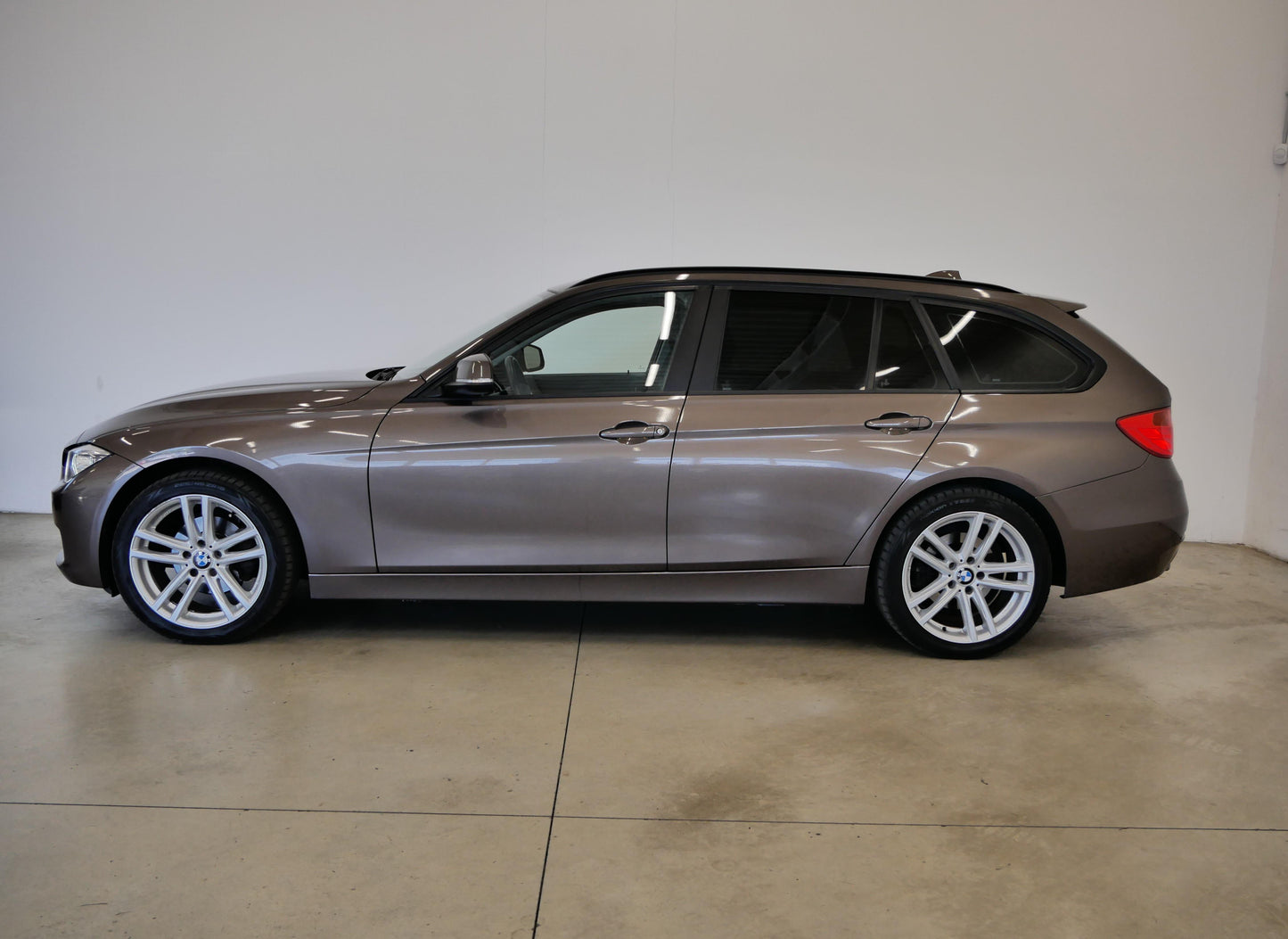 BMW Řada 3 318d 105 kW xDrive Touring