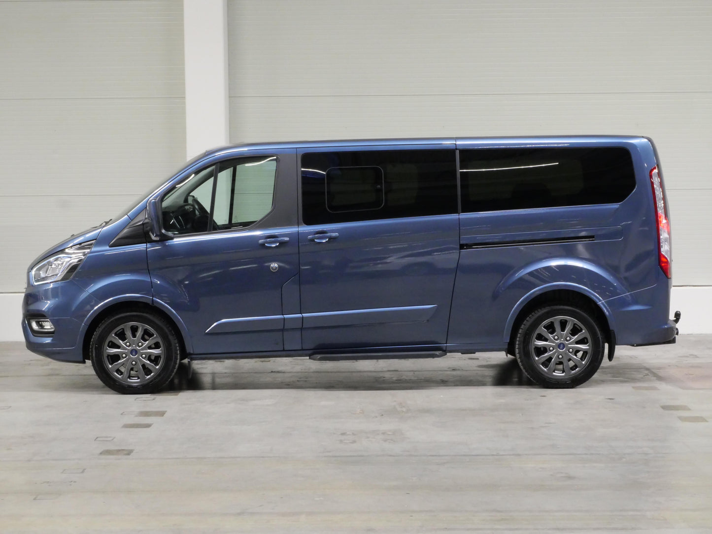 Ford Tourneo Custom 2.0 TDCI 125 kW L2 Titanium