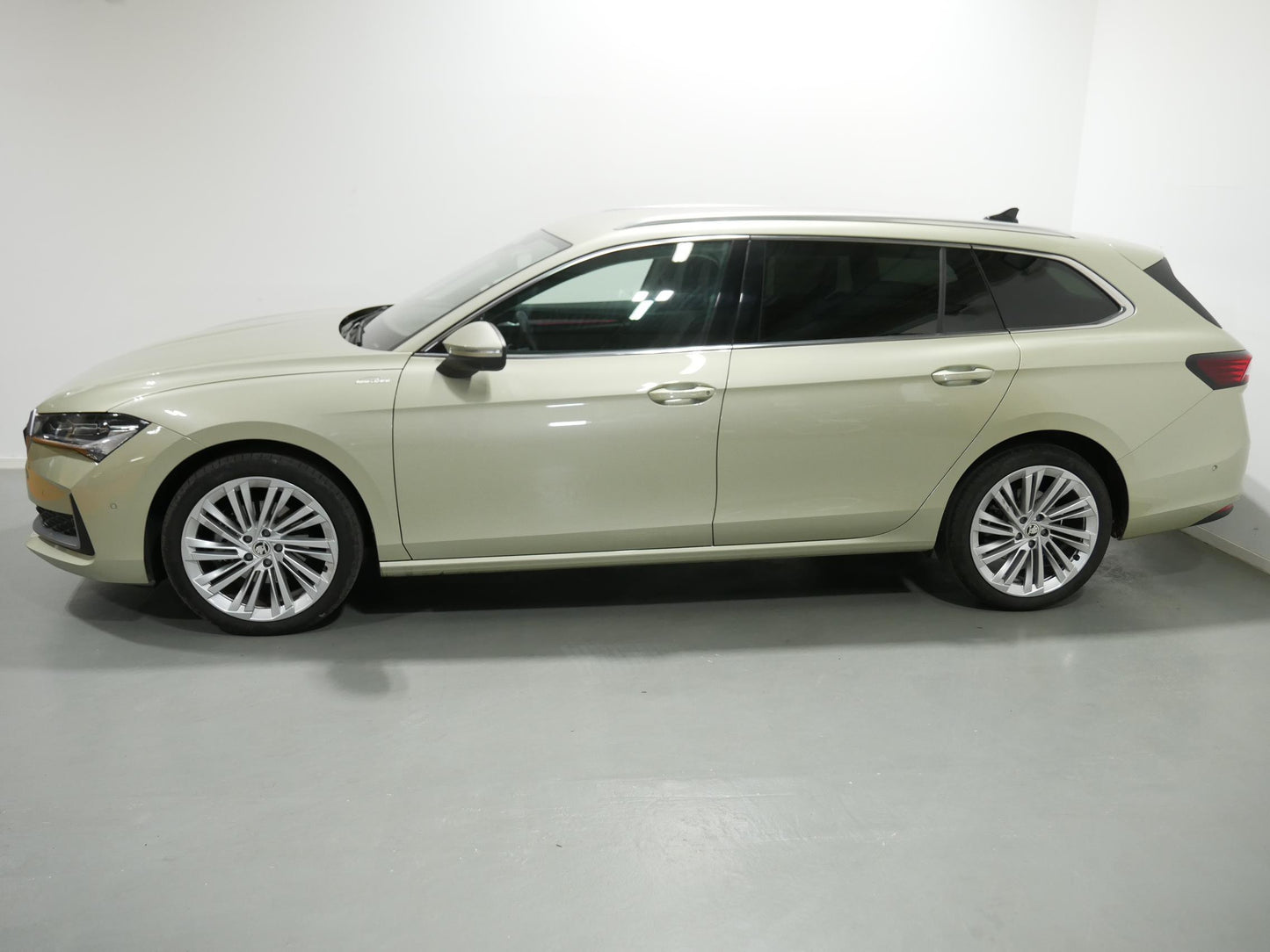 Škoda Superb 2.0 TDI 110 kW L&K