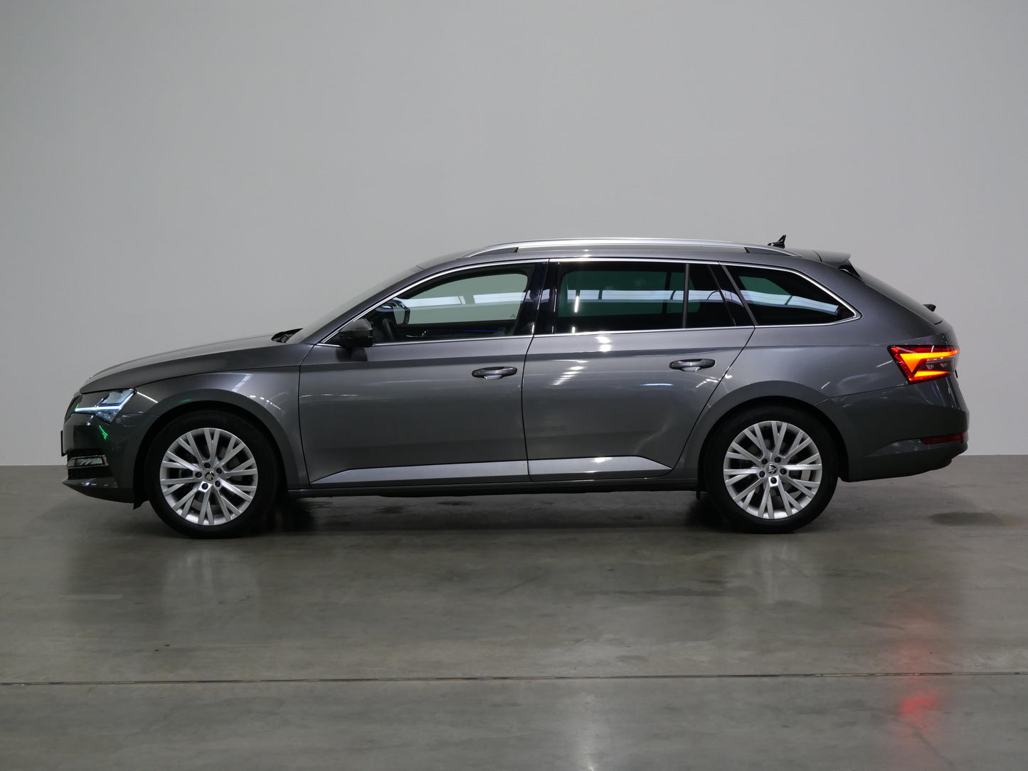 Škoda Superb 2.0 TDI 110 kW DSG Style TOP