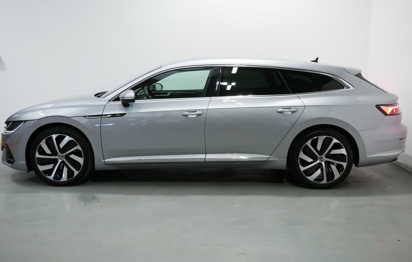 Volkswagen Arteon Shooting Brake 2.0 TDI 110 kW R-LINE
