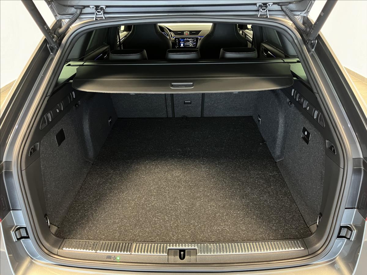 Škoda Superb 1.4 TSI iV SportLine