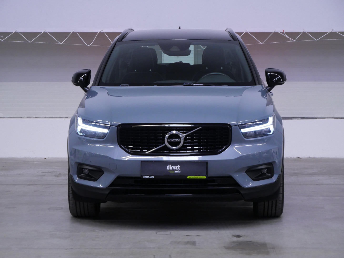 Volvo XC40 B4 145 kW AWD R-Design