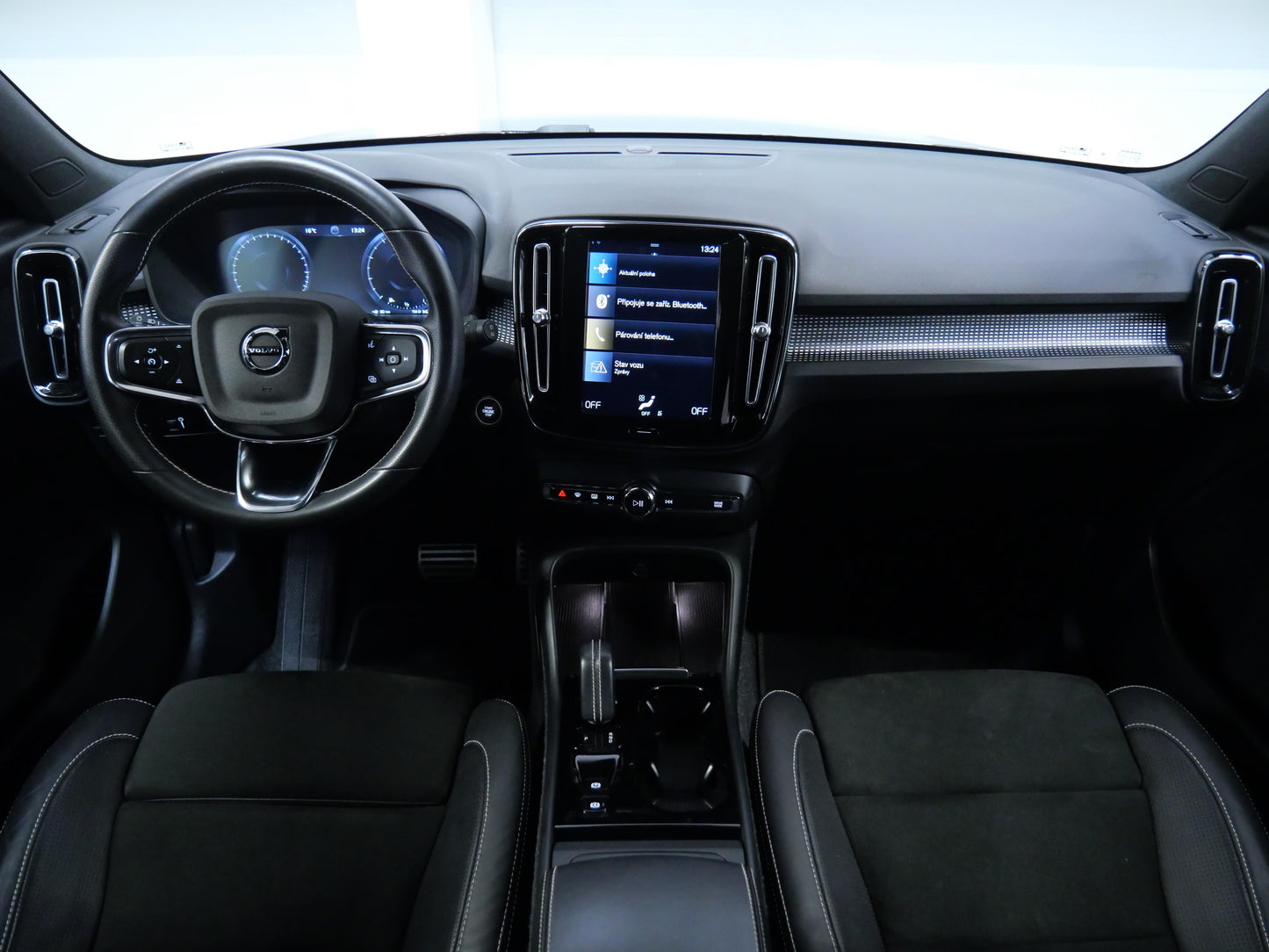 Volvo XC40 B4 145 kW AWD R-Design