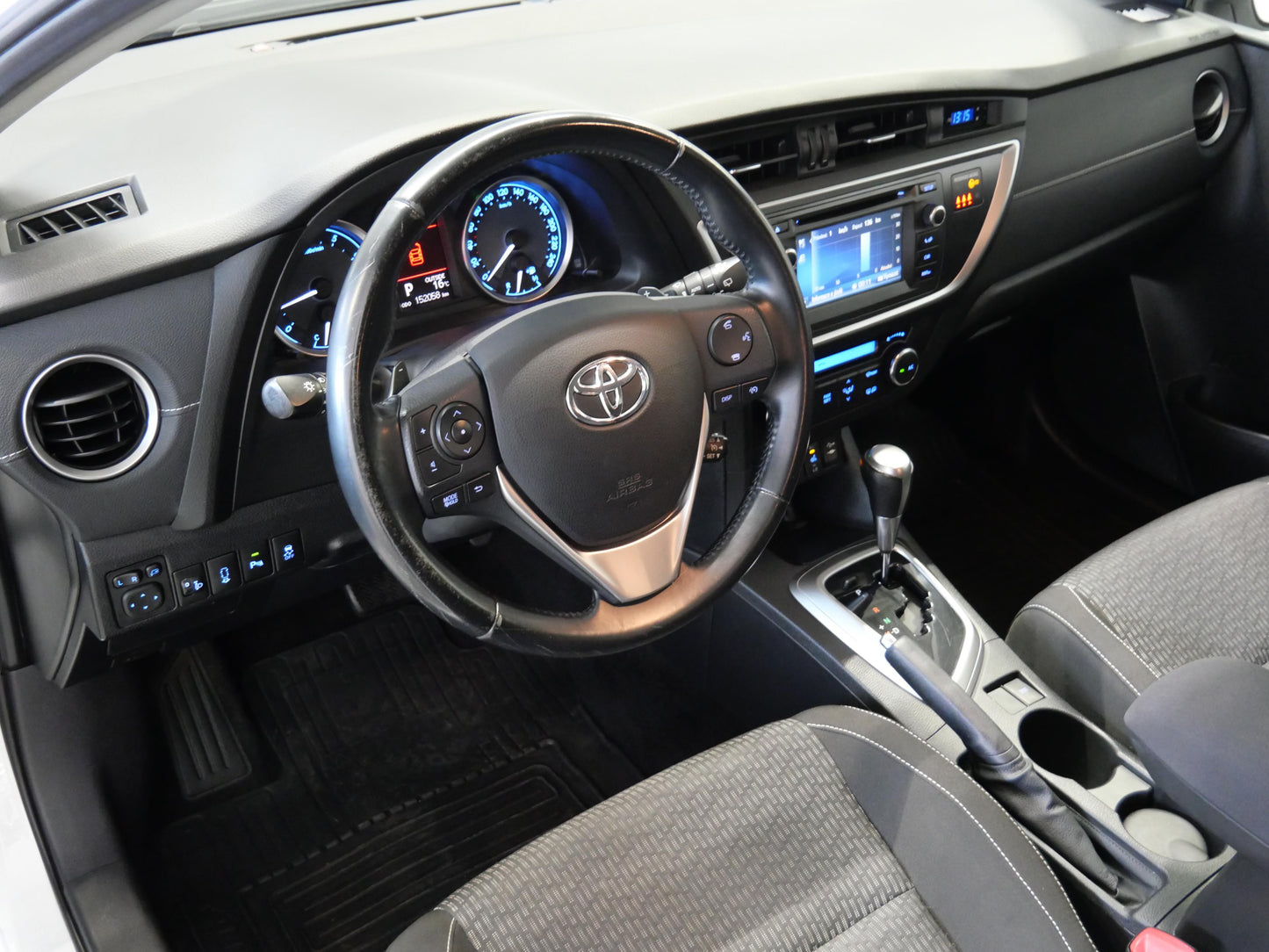 Toyota Auris 1.6i 97 kW Valvematic