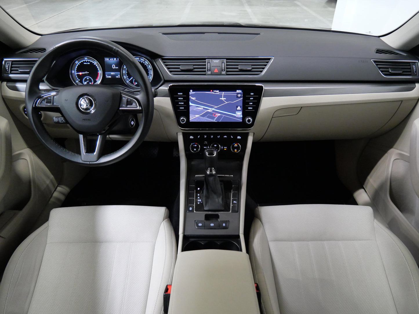 Škoda Superb 2.0 TDI 110 kW DSG Style