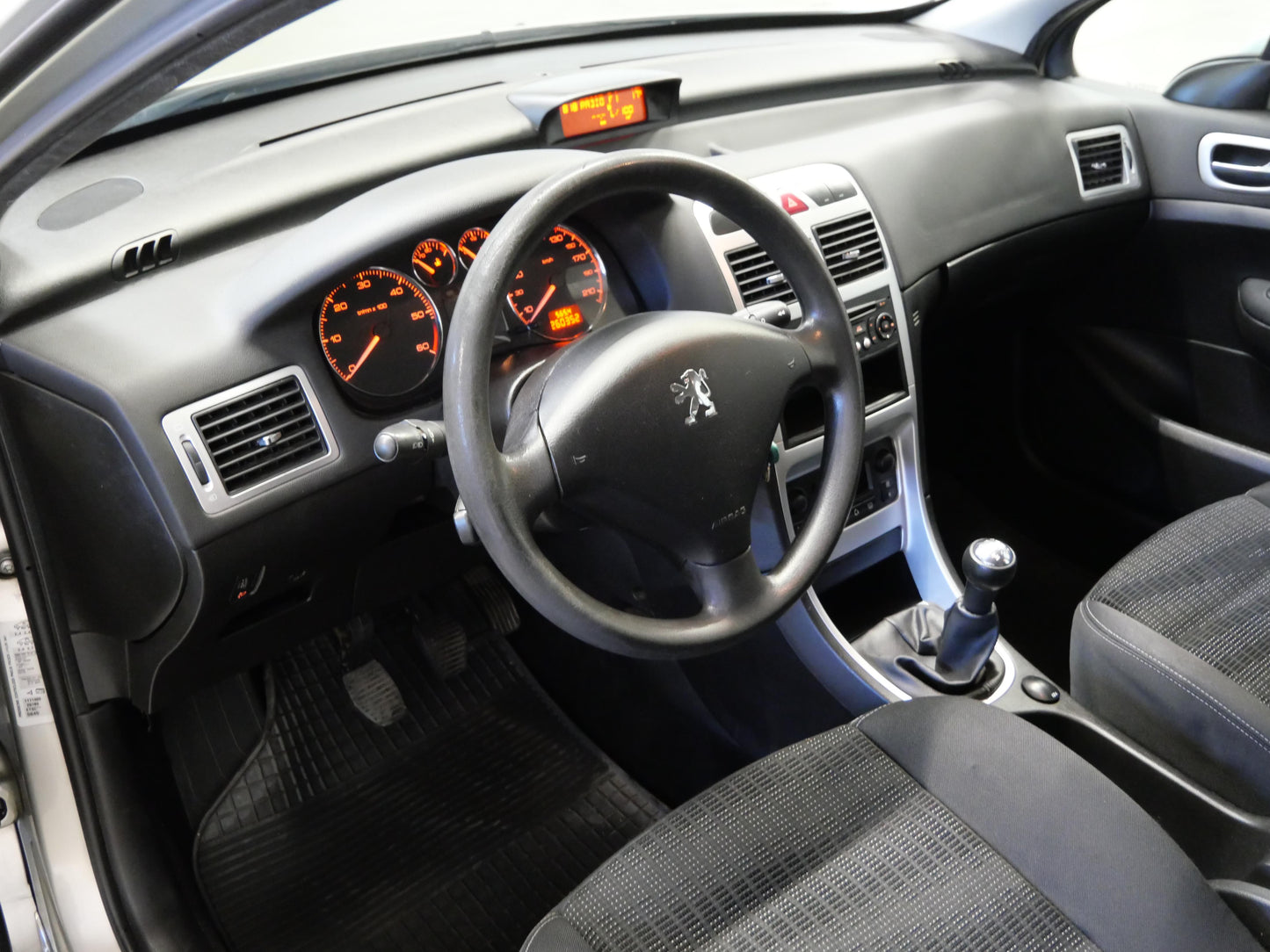 Peugeot 307 1.6 HDI 80 kW XR Presence