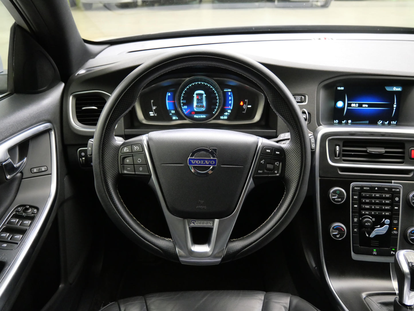 Volvo V60 D4 133 kW Drive-E Summum