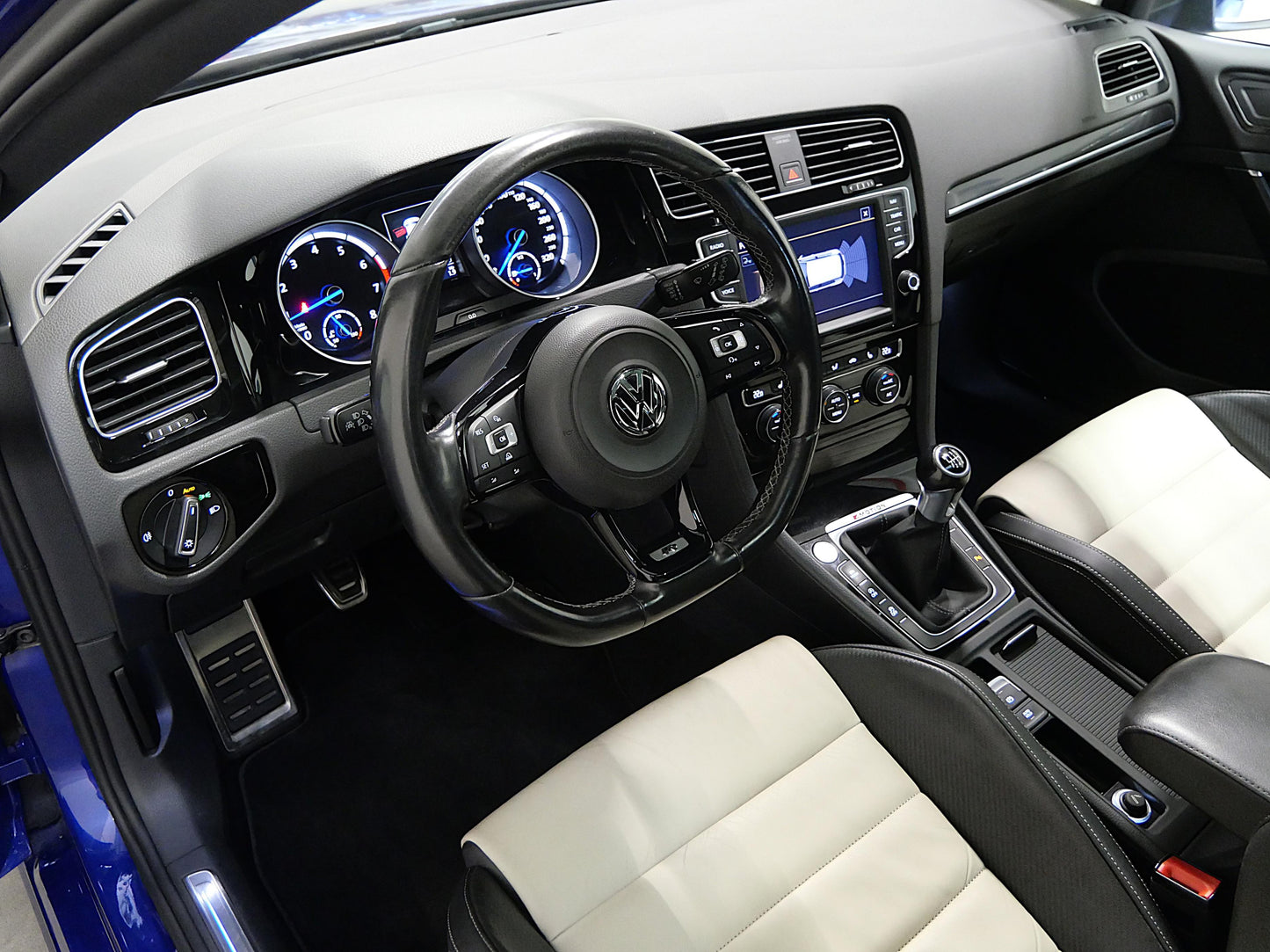 Volkswagen Golf 2.0 TSI 221 kW "R" 4Motion