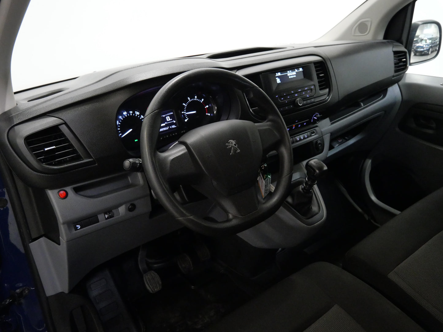 Peugeot Traveller 2.0 BlueHDI 106 kW L3 9míst