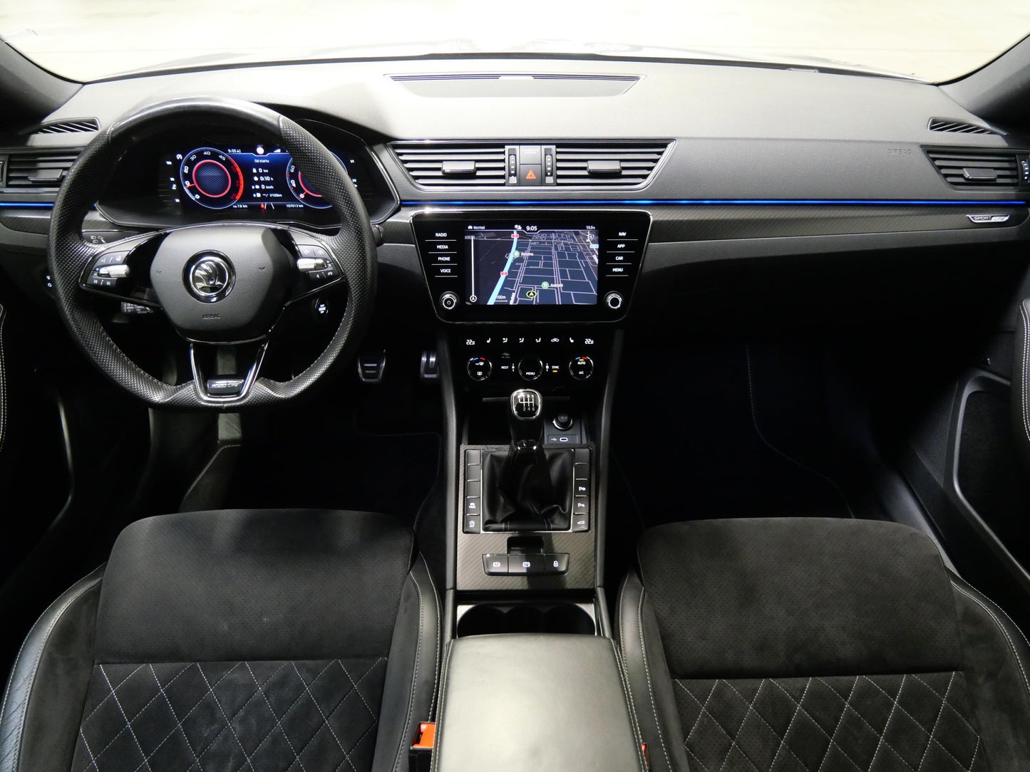 Škoda Superb 2.0 TDI 110 kW SportLine