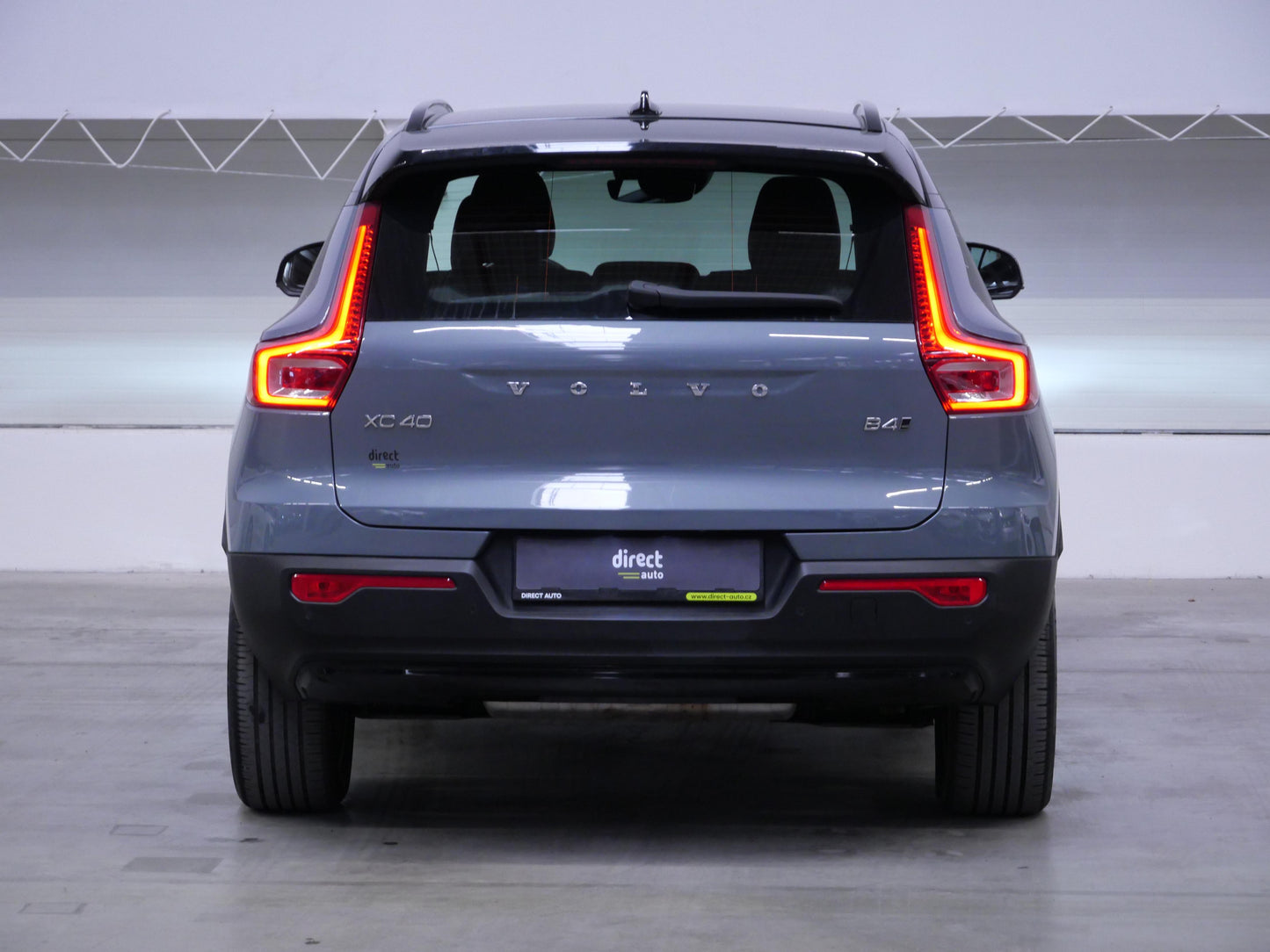 Volvo XC40 B4 145 kW AWD R-Design