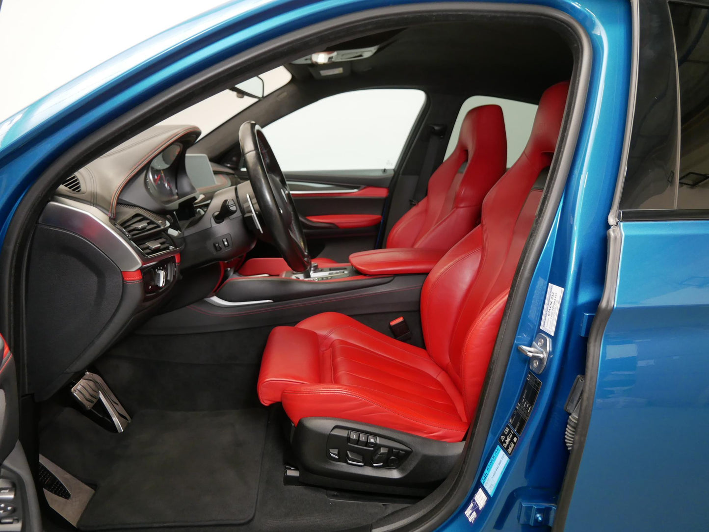 BMW X6 4.4 V8 423 kW M paket